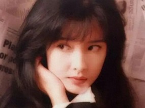 ​56岁周慧敏跑步运动照，长腿细腰美到犯规，网友：20岁？我信了！